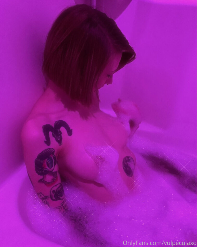 OnlyFans – Princessmoanonoke / vulpeculaxo – Nude