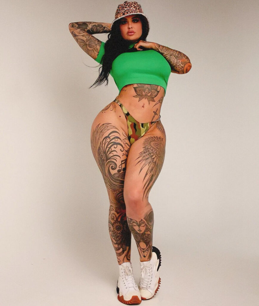 Instagram – Qatana / Karmabird – Nude