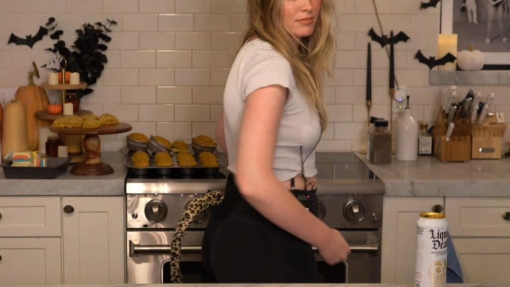 Twitch – QTCinderella – Nude