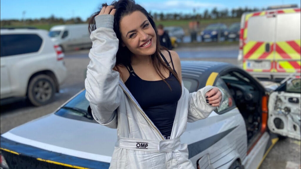 Youtube – QueenB – Becky Evans – Nude Leaks