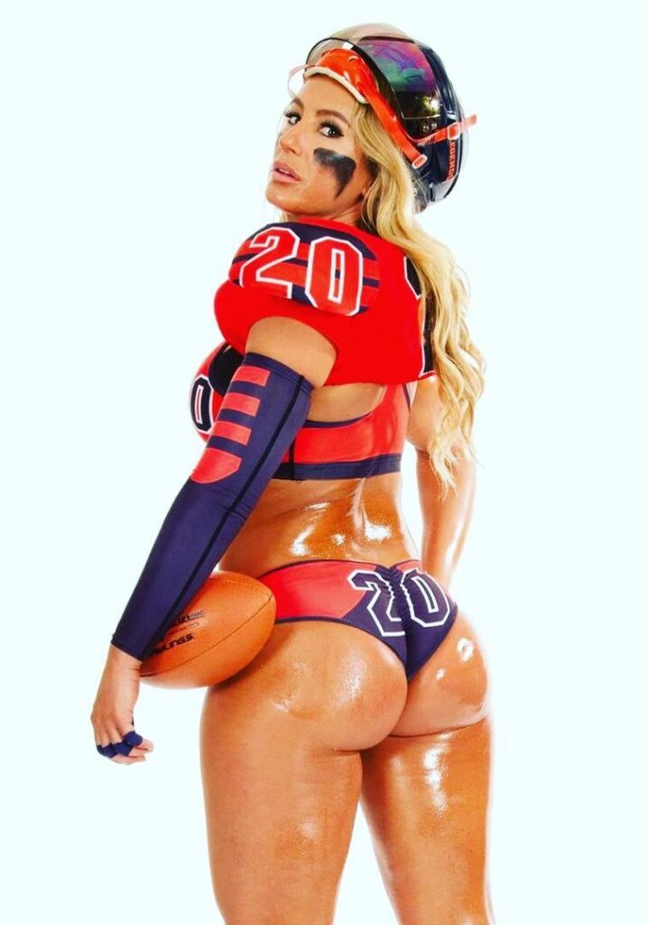 Instagram – Quincy Hewitt (Ex-LFL Player) – Nude