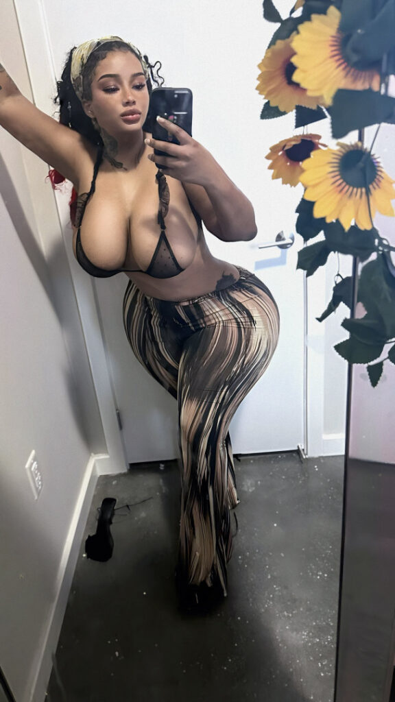 OnlyFans – T H I C C – Ebony – Raychiel – Nude