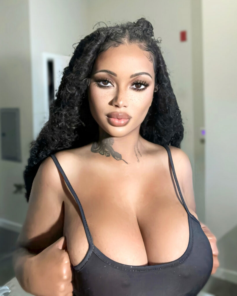 OnlyFans – T H I C C – Ebony – Raychiel – Nude