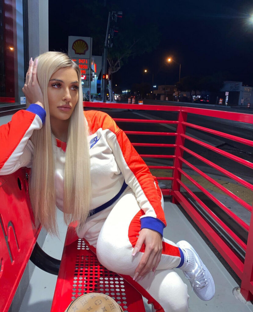 Instagram – Renee Estella – Nude