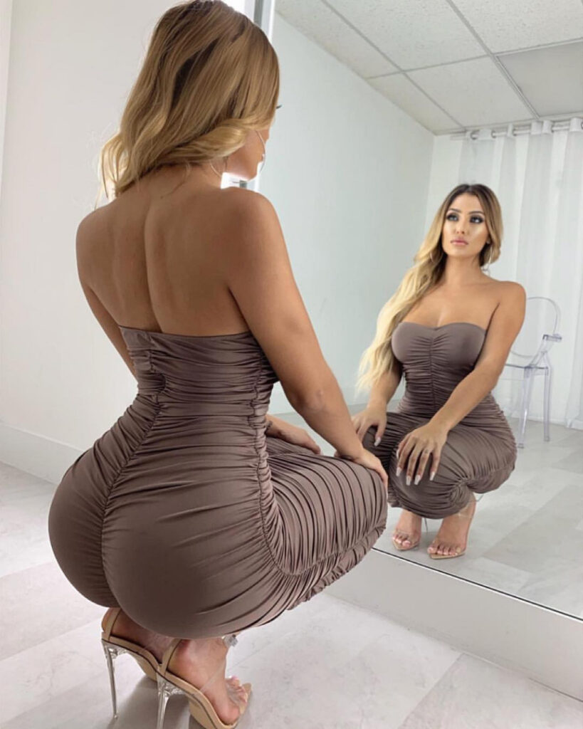 Instagram – Renee Estella – Nude