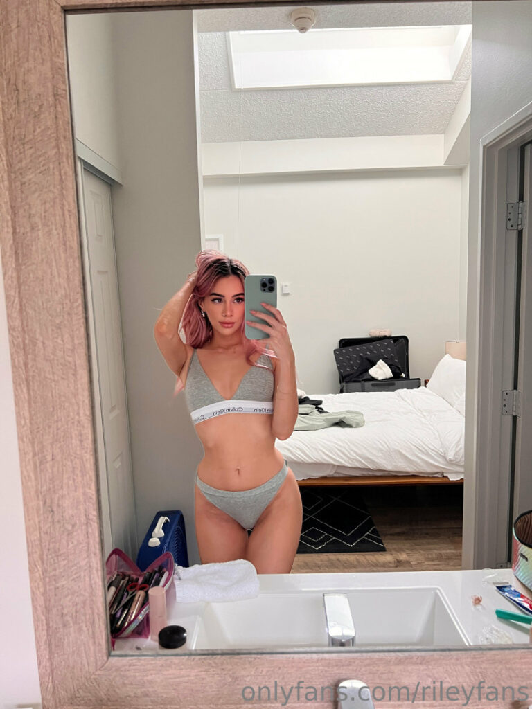Twitch – OnlyFans – Riley / Rileyfans / Amourettie – Nude