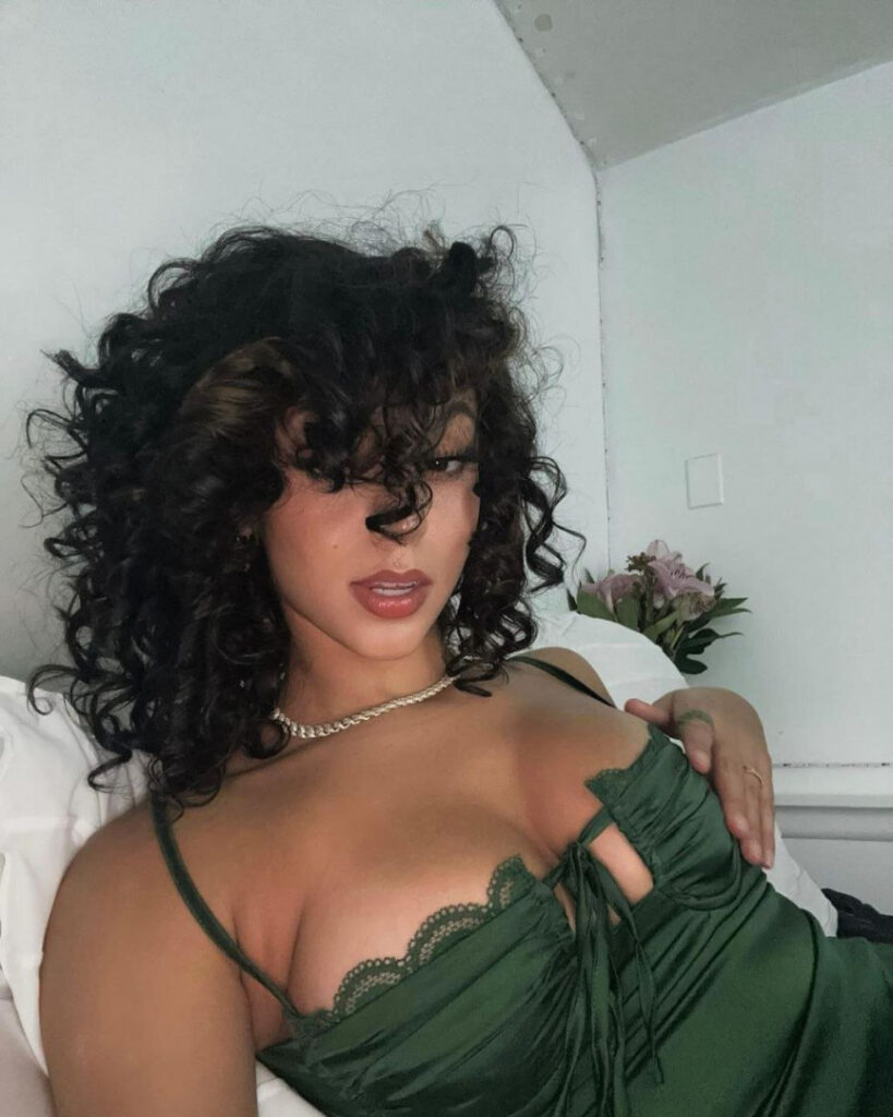 TikTok – Instagram – Roseebby_20 – Nude