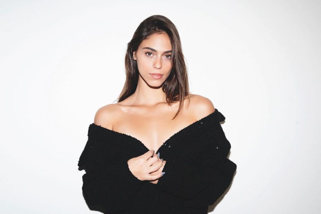 Instagram – Ruth Benaim – Nude