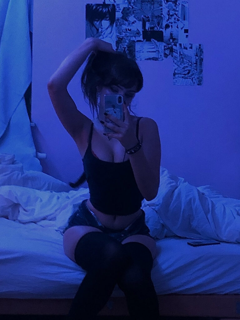 Twitch – TikTok – Instagram – saabine777 / ilovemybunnyakira / diedatmyhouse / 4lkiraa / sabine_dede – Nude