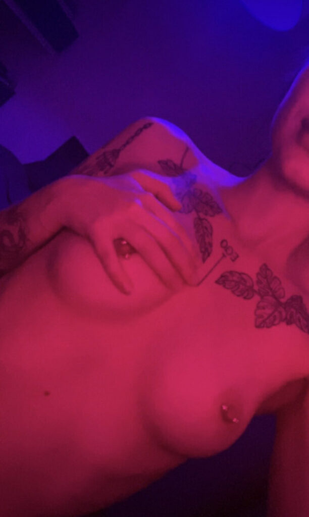 OnlyFans – TikTok – Sam aka Nakedhugs – Nude Leaks