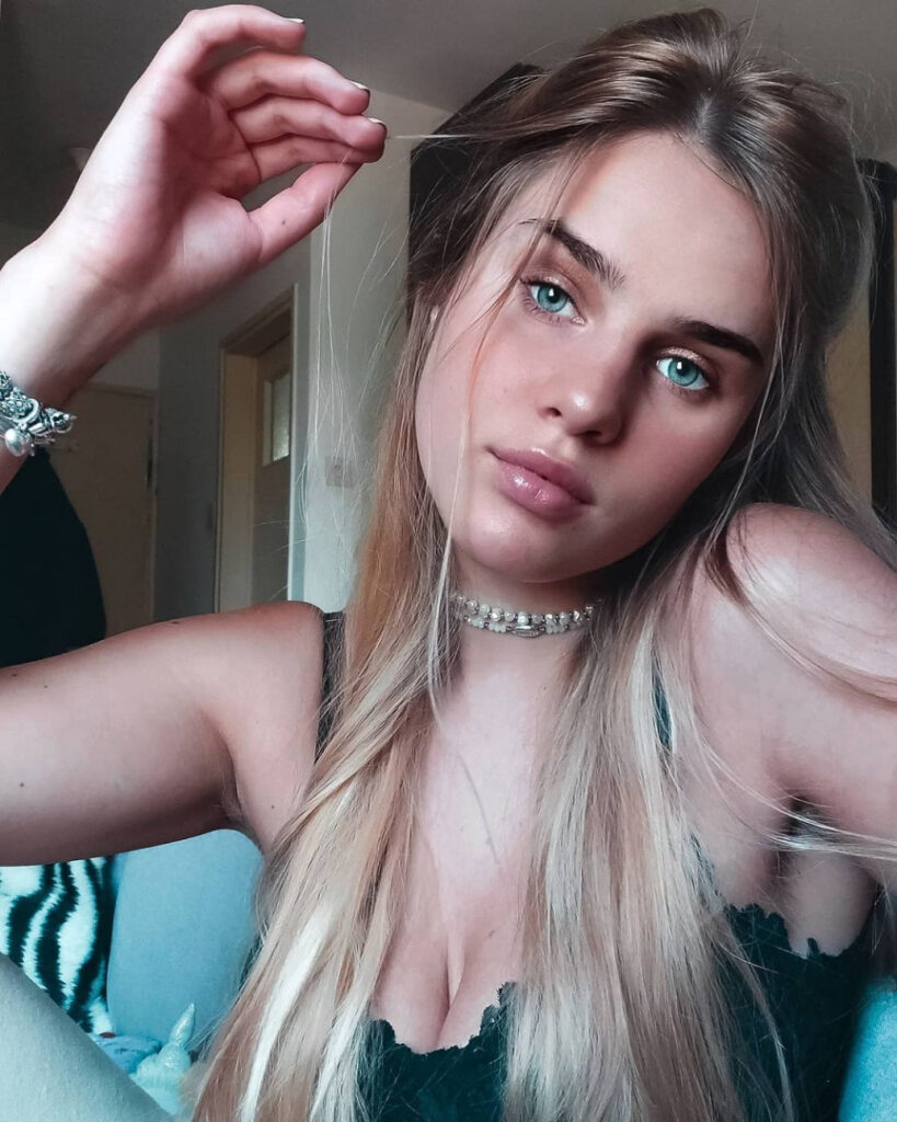 Instagram – Sam Shemer – Nude