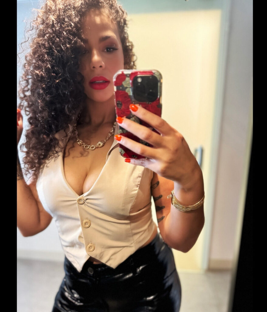 Celeb – MILF – Ebony – Samantha Irvin – WWE – Nude