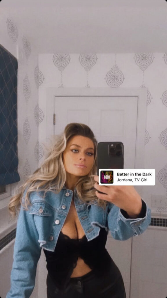 Instagram – Sara Civian – Nude Leaks