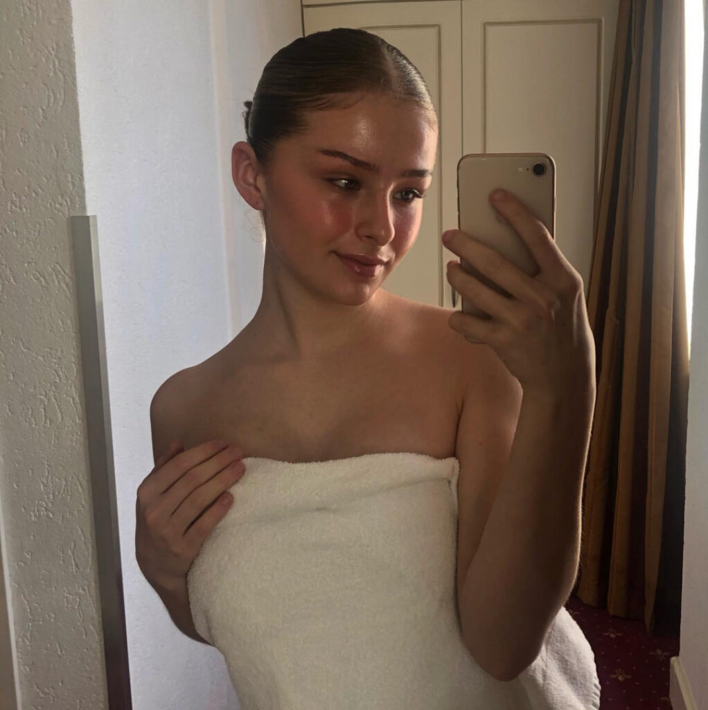 TikTok – Instagram – Teen – Sara Oliwia / sara0liwia – Nude