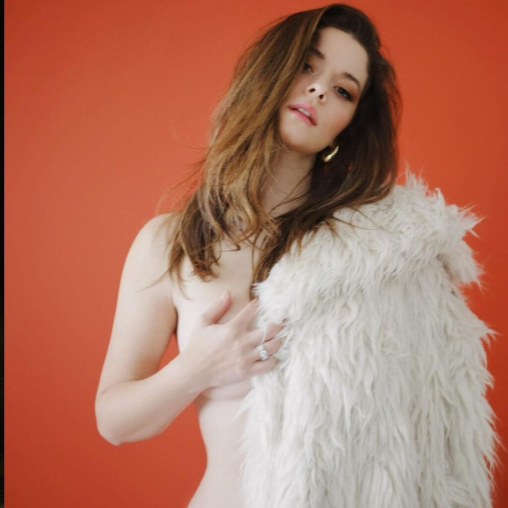 Celeb – Sasha Pieterse – Nude