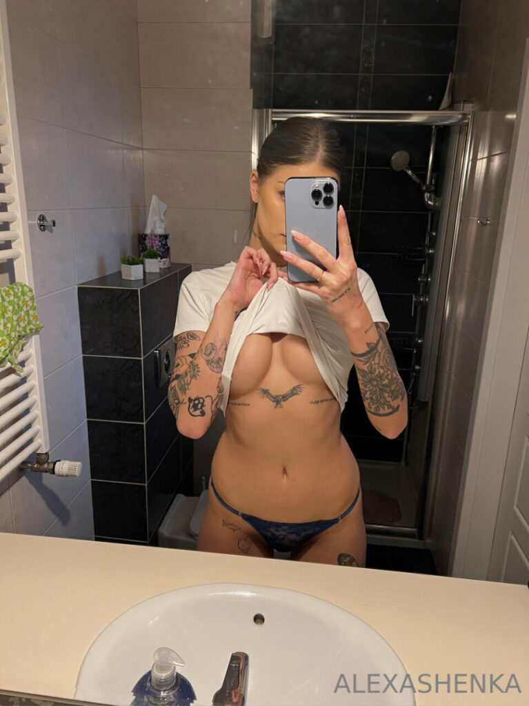 OnlyFans – Sashenka Alexander / alexashenka – Nude