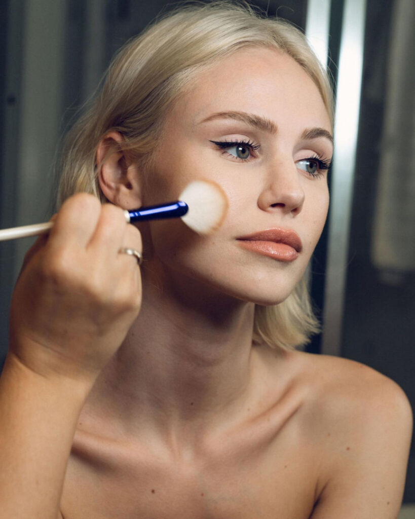 Instagram – Scarlett Rose Leithold – Nude