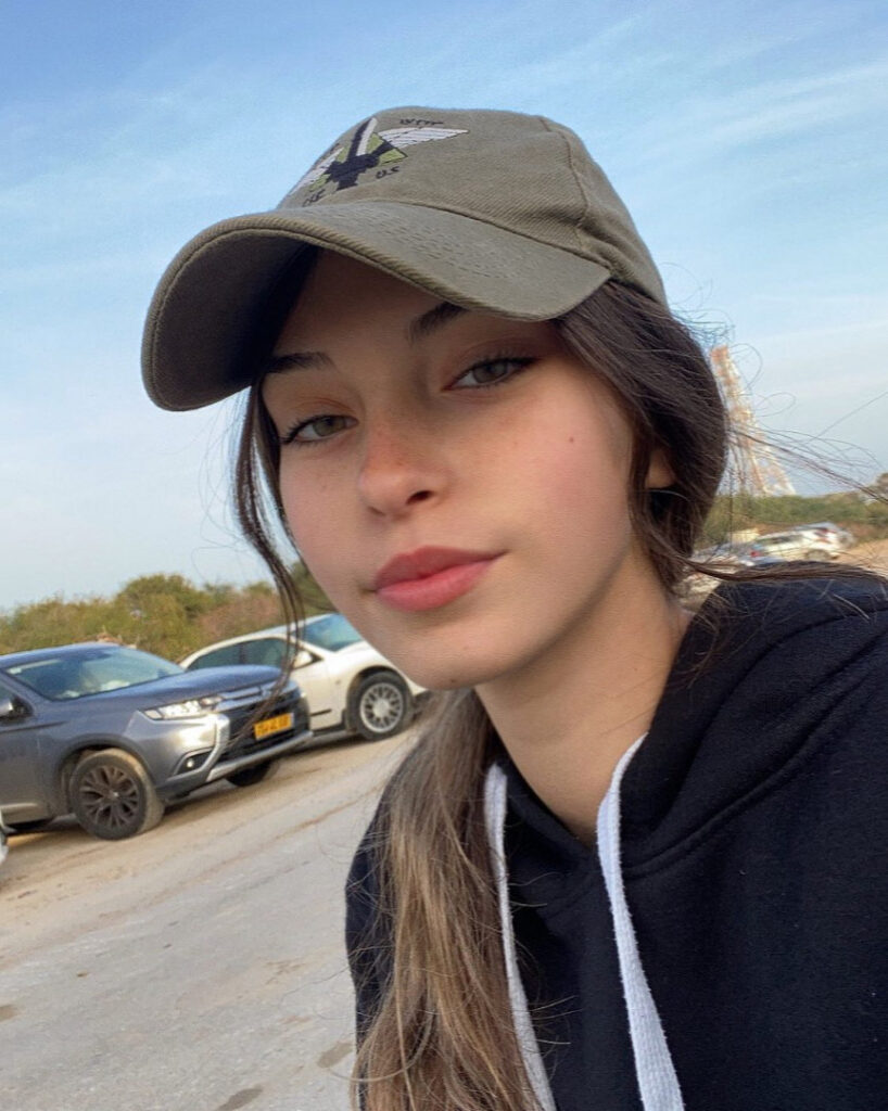 Instagram – shai roash – Nude