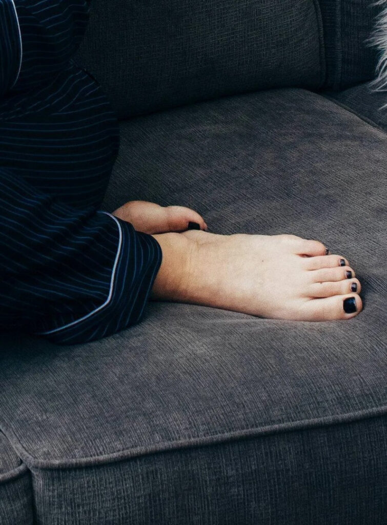 Celeb – Shenae Grimes – Nude