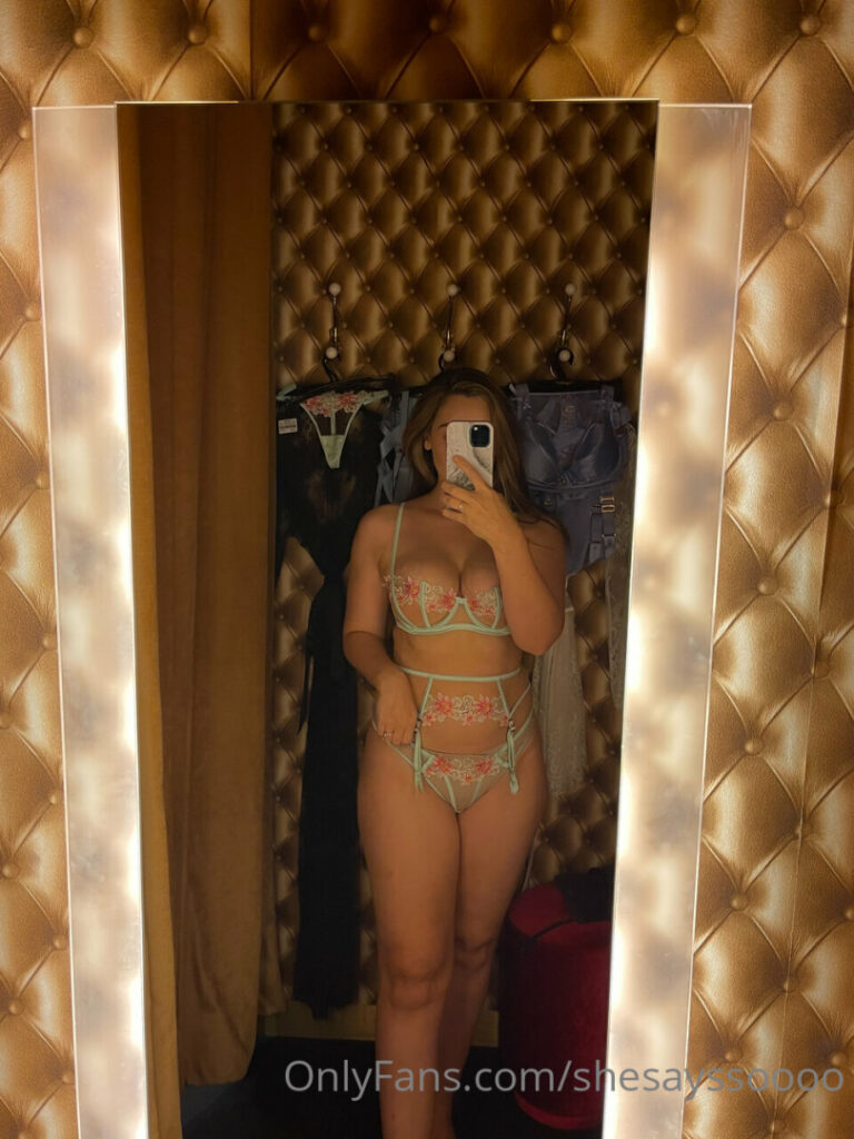 OnlyFans – TikTok – Shesayssooo / cassvalzacchi – Nude