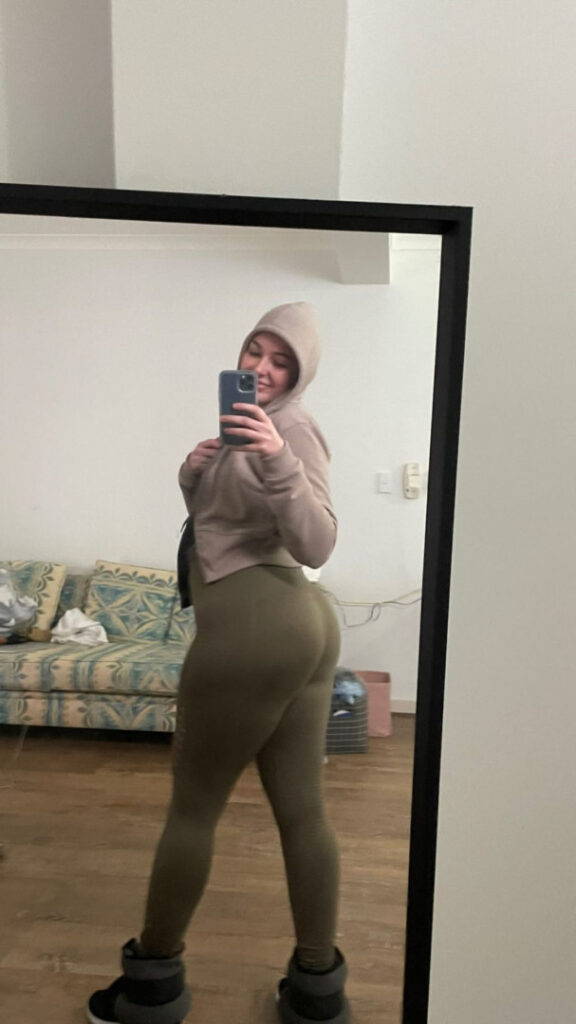Instagram – T H I C C – Shutupmichaelaa – Nude