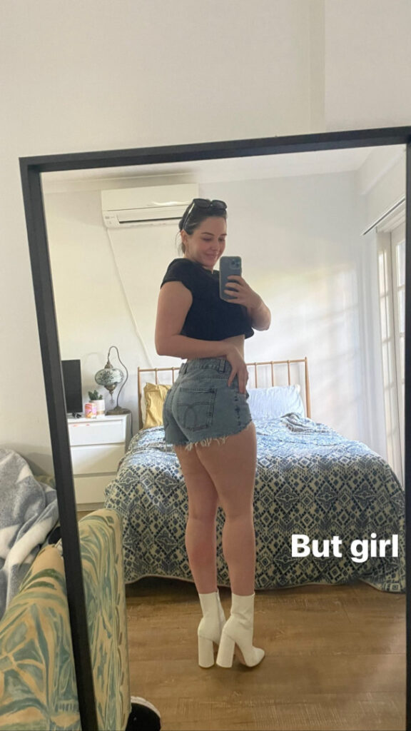 Instagram – T H I C C – Shutupmichaelaa – Nude