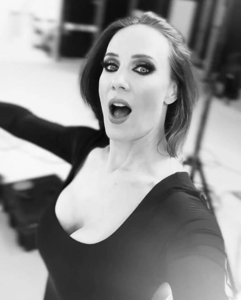 Celeb – Simone Simons – Nude