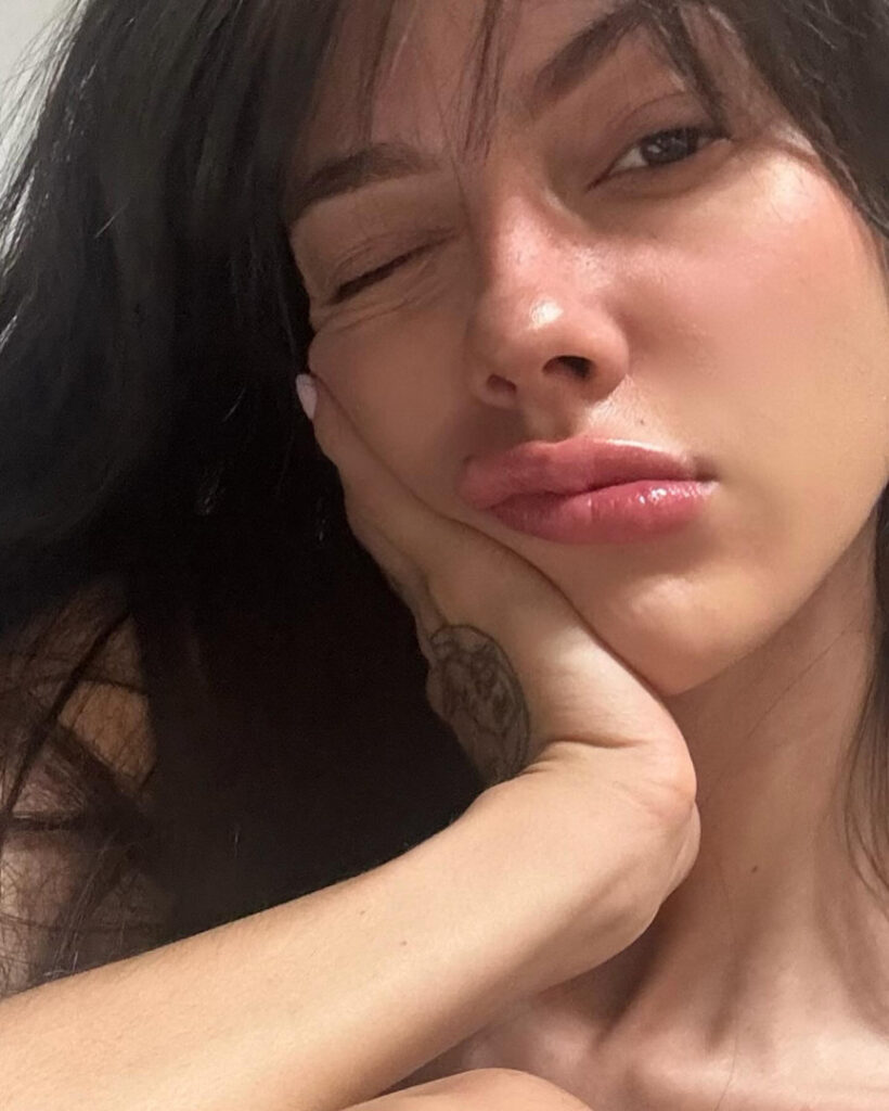 Instagram – Latina – Sofiaatreides – Nude