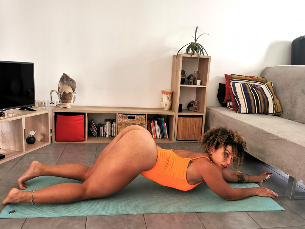 Youtube – T H I C C – Soft Peach Yoga – Nude