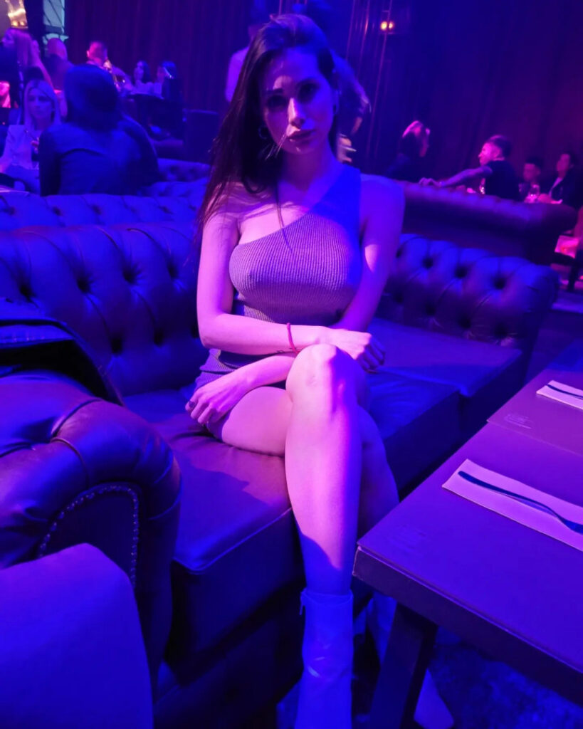 Instagram – Sol Abelleira – Nude