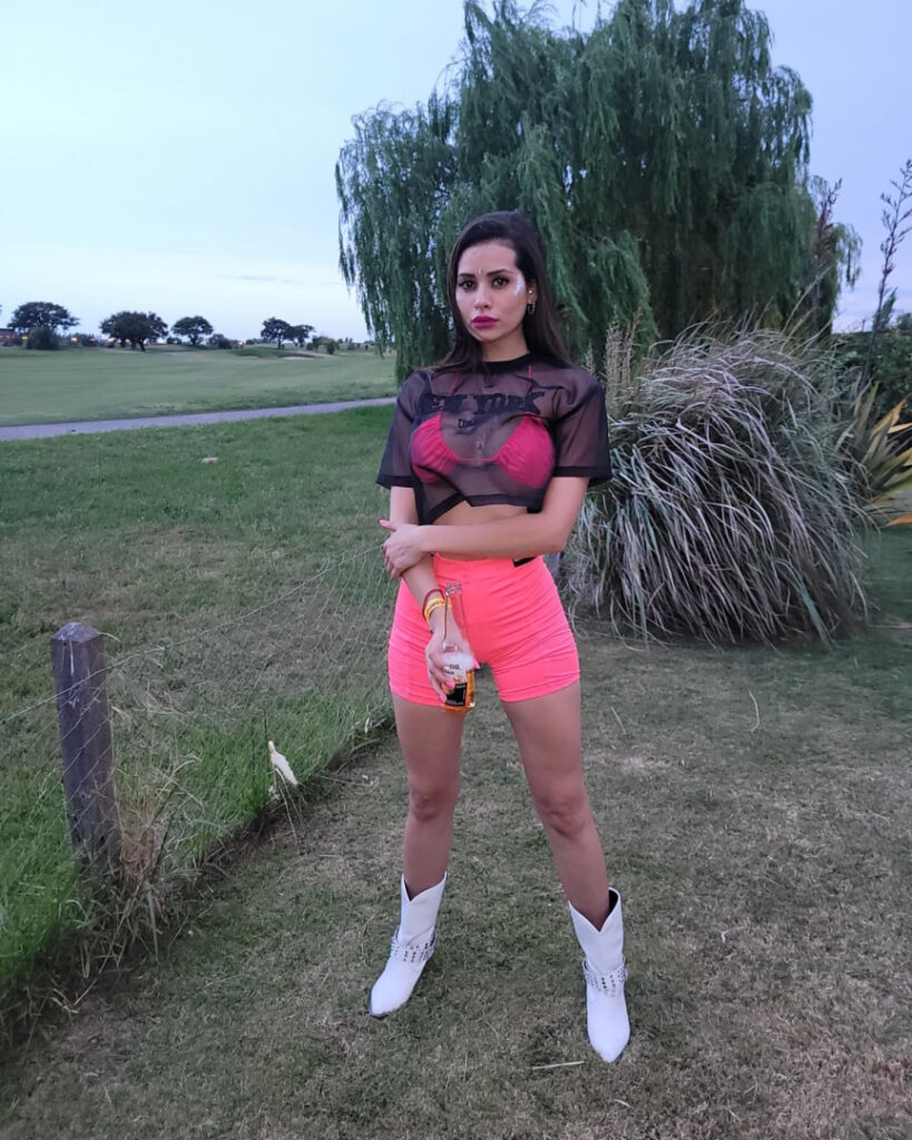 Instagram – Sol Abelleira – Nude