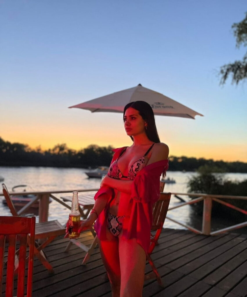 Instagram – Sol Abelleira – Nude