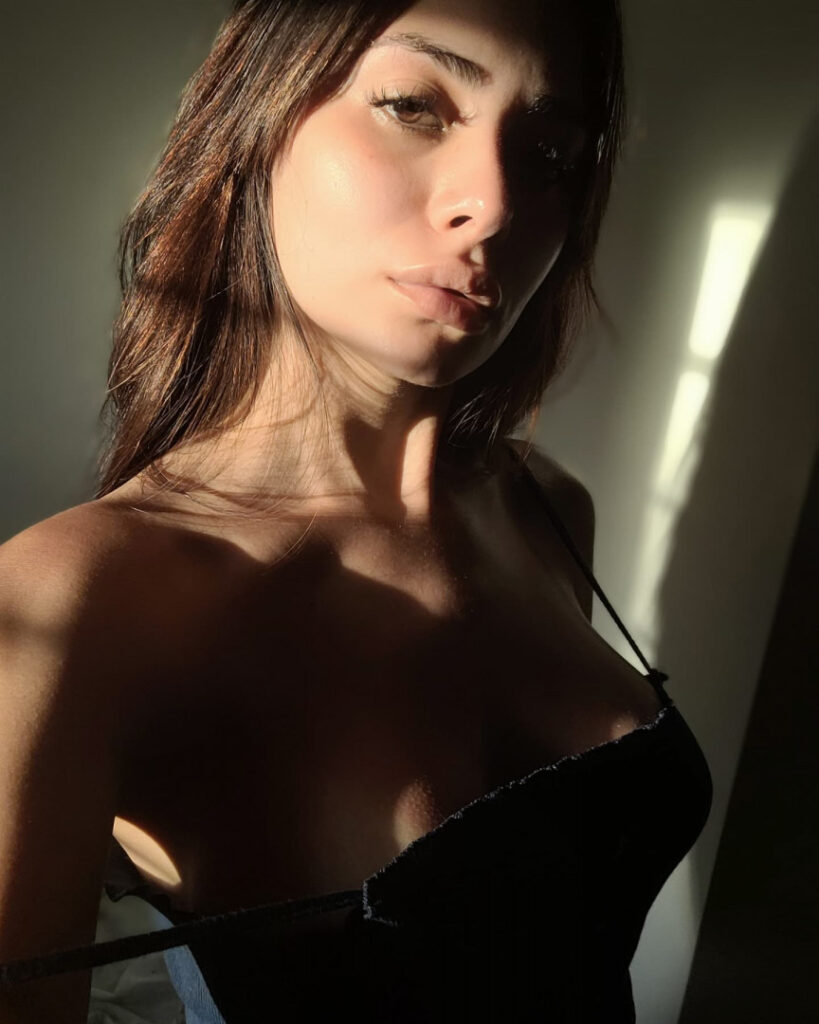 Instagram – Sol Abelleira – Nude