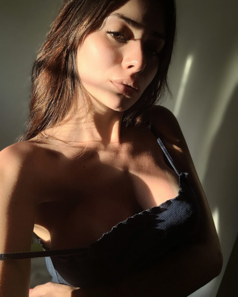 Instagram – Sol Abelleira – Nude