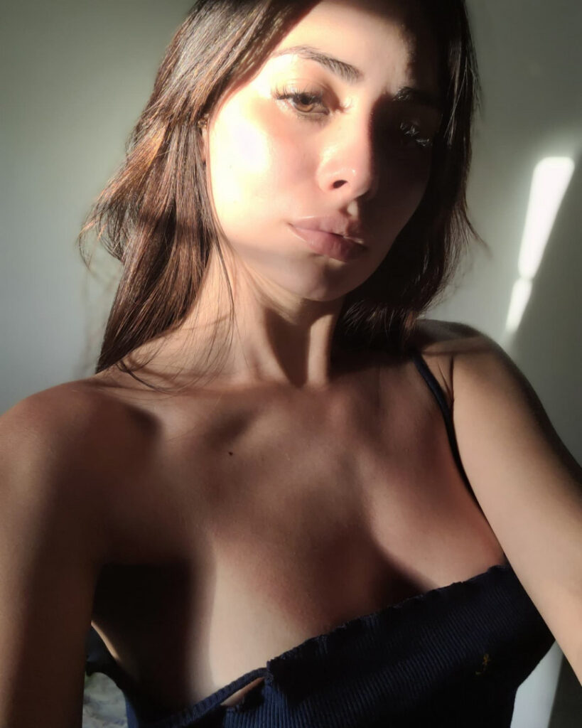 Instagram – Sol Abelleira – Nude