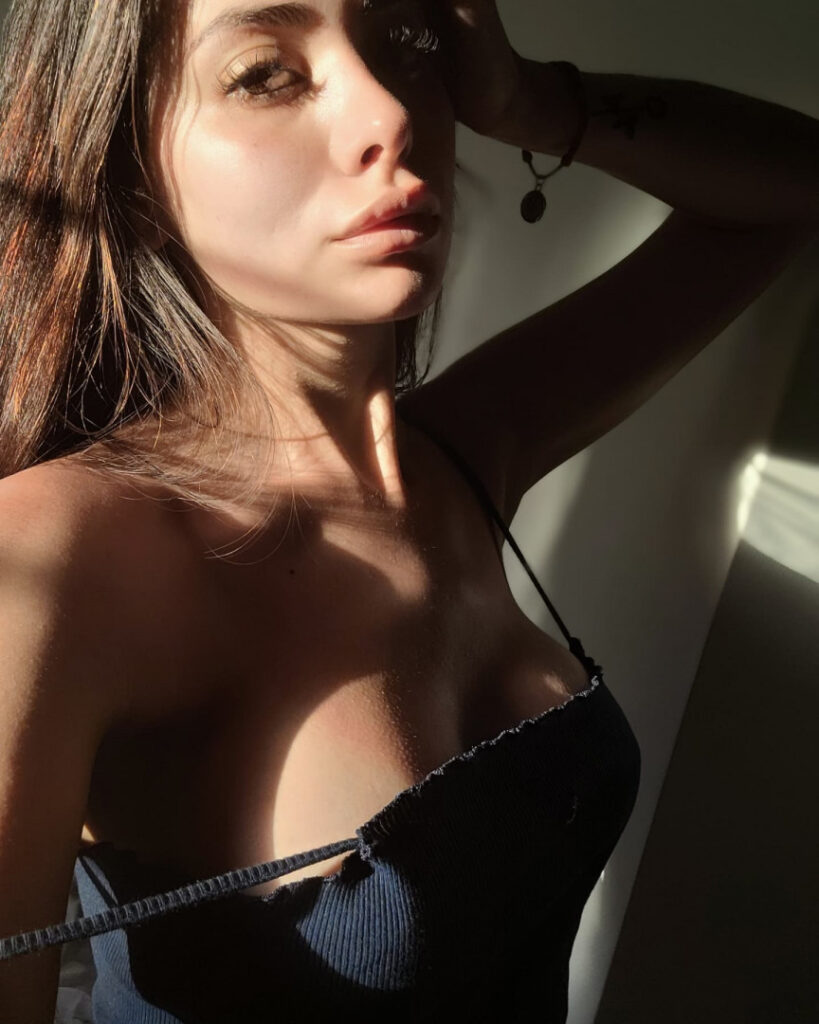 Instagram – Sol Abelleira – Nude