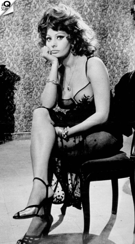 Celeb – MILF – Sophia Loren – Nude