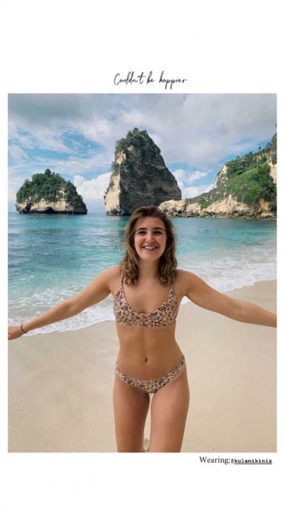 Celeb – Sophie Nélisse – Nude