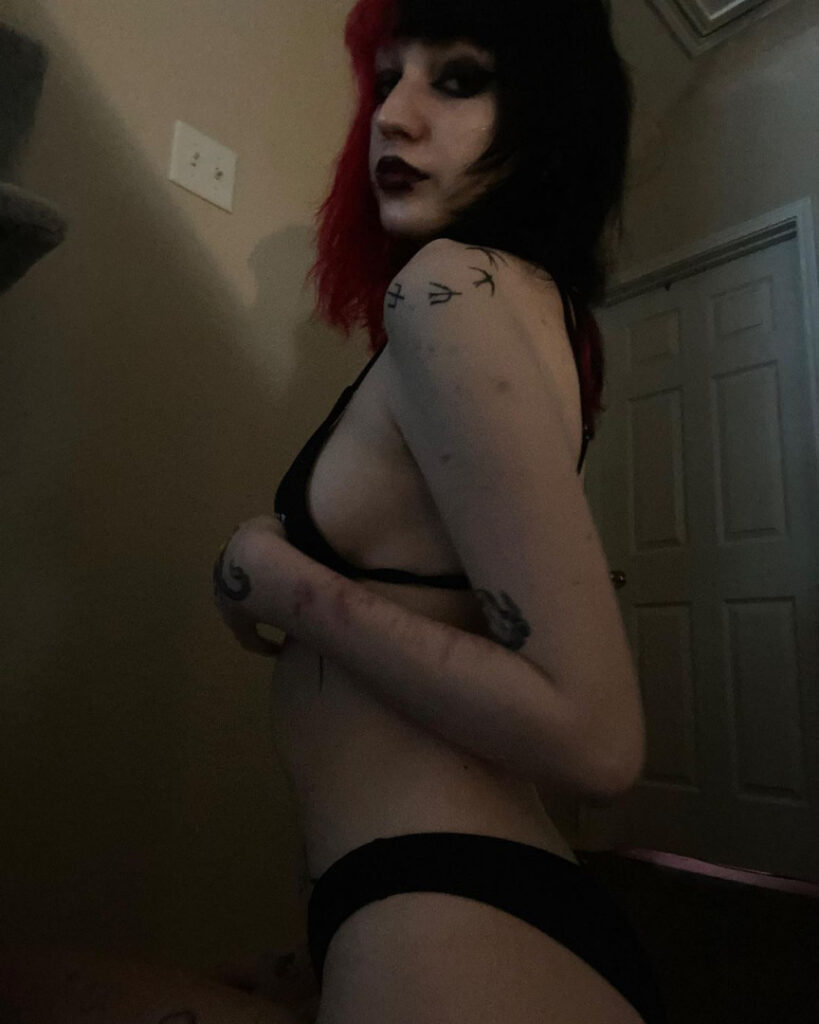 OnlyFans – spookypuppyy spookyhomicide – Nude