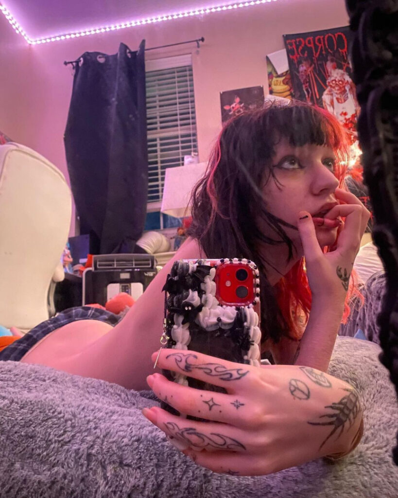 OnlyFans – spookypuppyy spookyhomicide – Nude