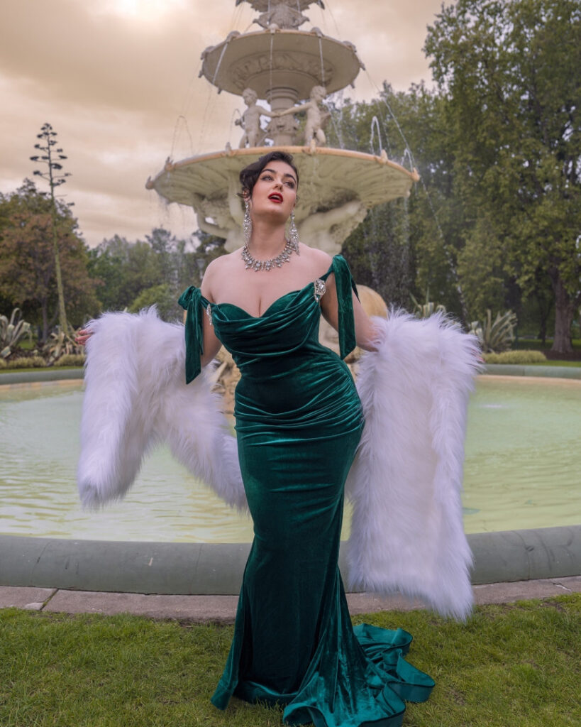 Instagram – T H I C C – Stefania Ferrario – Nude