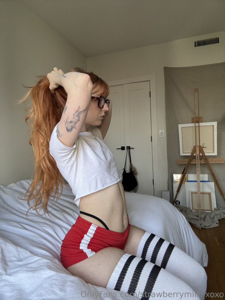 OnlyFans – strawberrymilk_xoxo – Nude