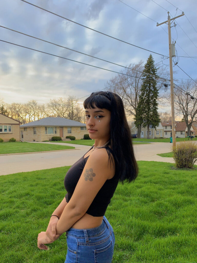 Instagram – OnlyFans – strawbewyswing / strawberryswing – Nude