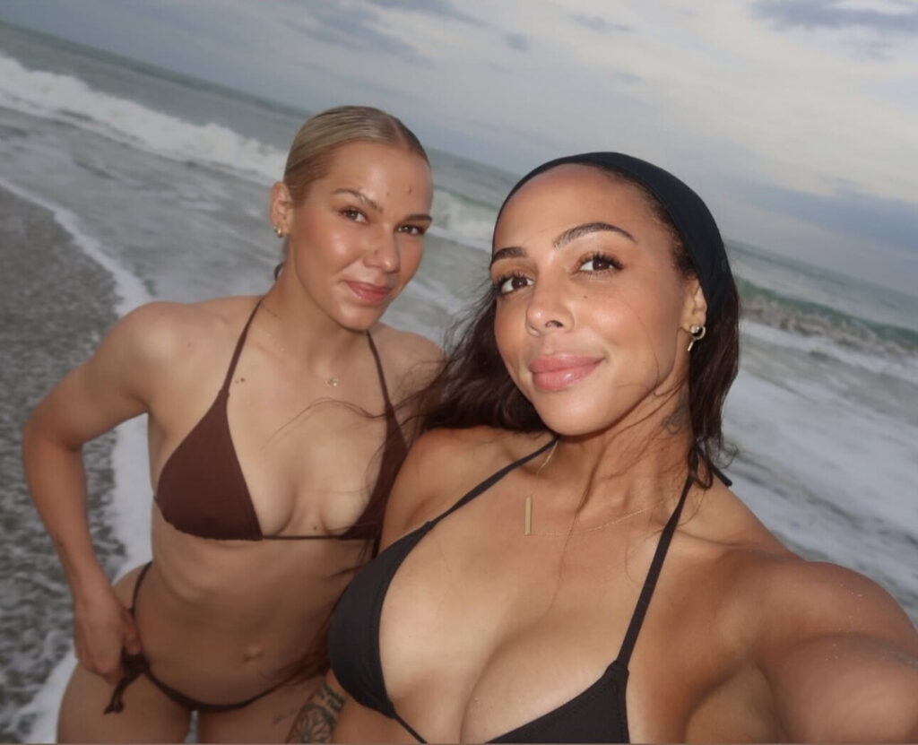 Celeb – Sydney Leroux – Nude