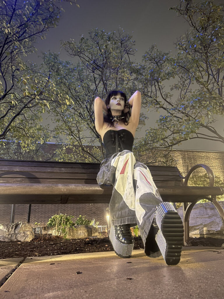 Instagram – Sylvie_feral – Nude