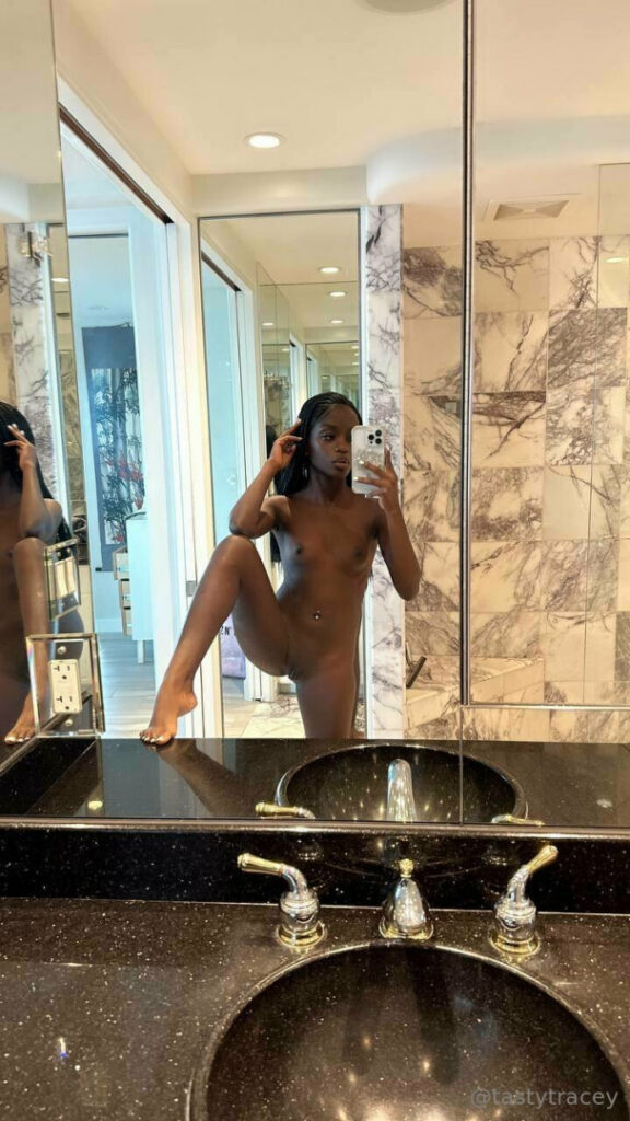 OnlyFans – Ebony – tastytracey18 / PETITEDOLLL19 / PETITE DOLL / Traceycindyxxx – Nude