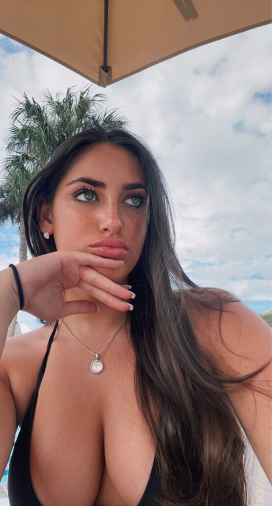 TikTok – Instagram – Taylor Alessi – Nude
