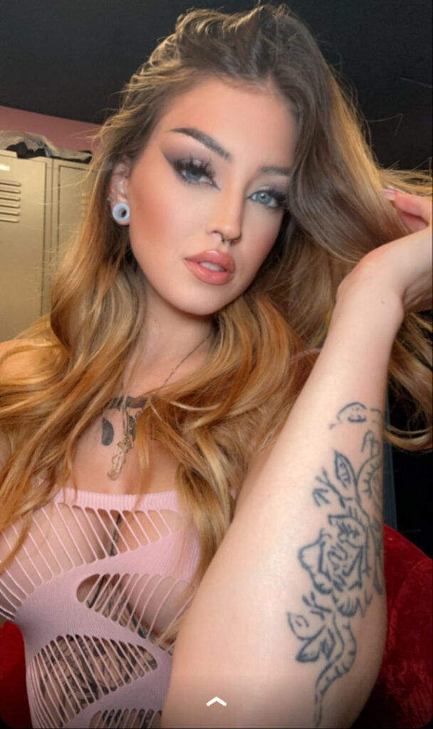 OnlyFans – Instagram – Snapchat – Taylor (@taylorr.reneaa) – Nude