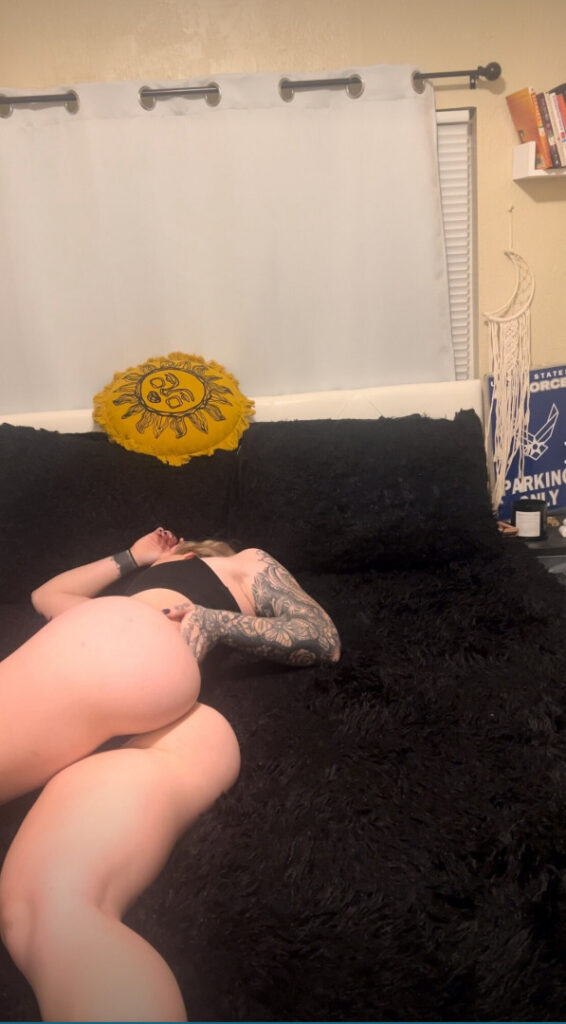 OnlyFans – T H I C C – TheLatBarbie – Nude