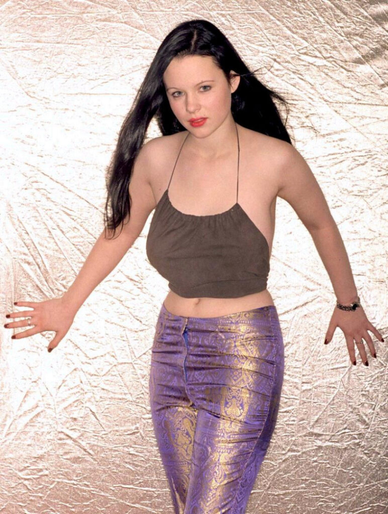 Celeb – Thora Birch – Nude